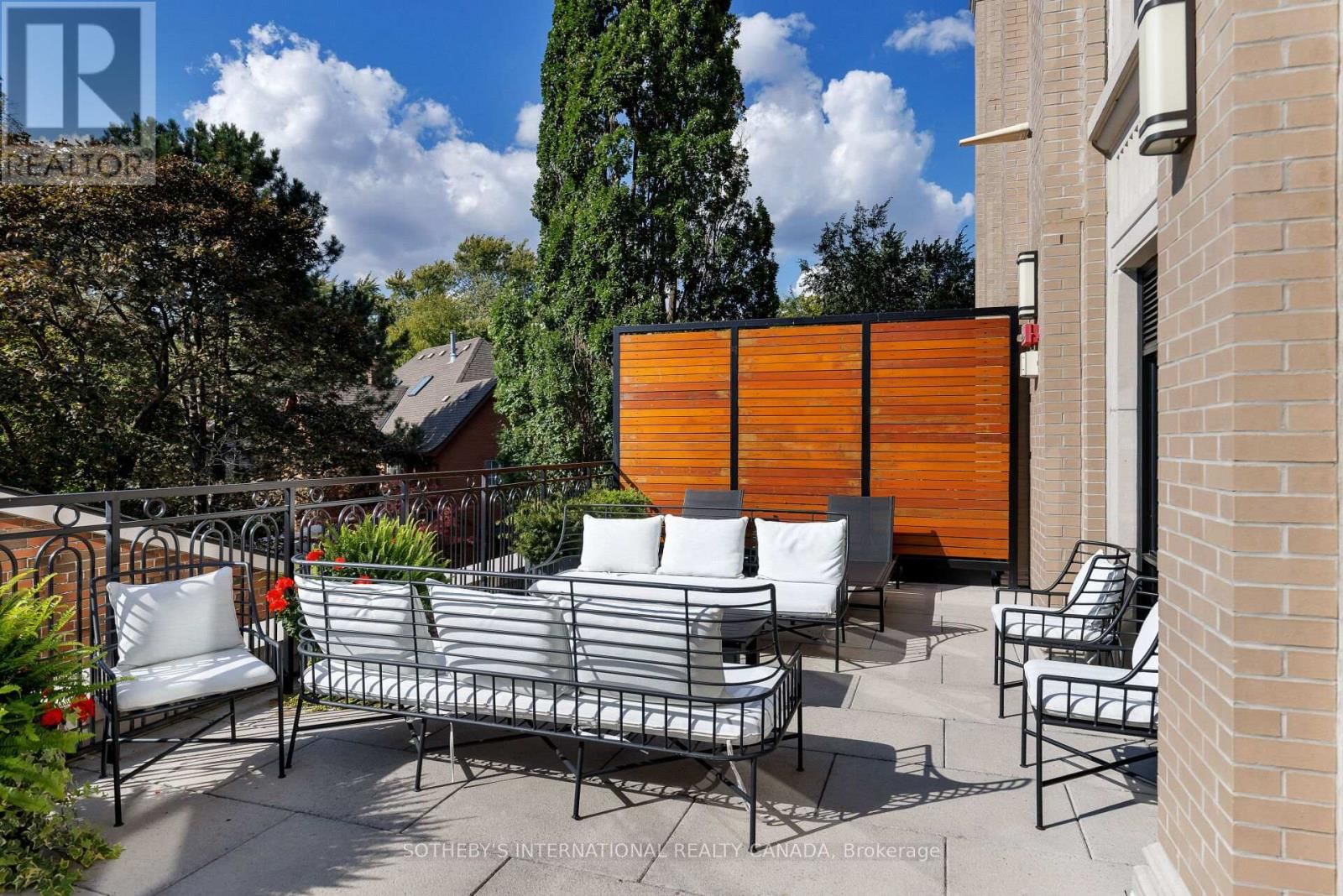 TH 2 - 4 THE KINGSWAY Image 36