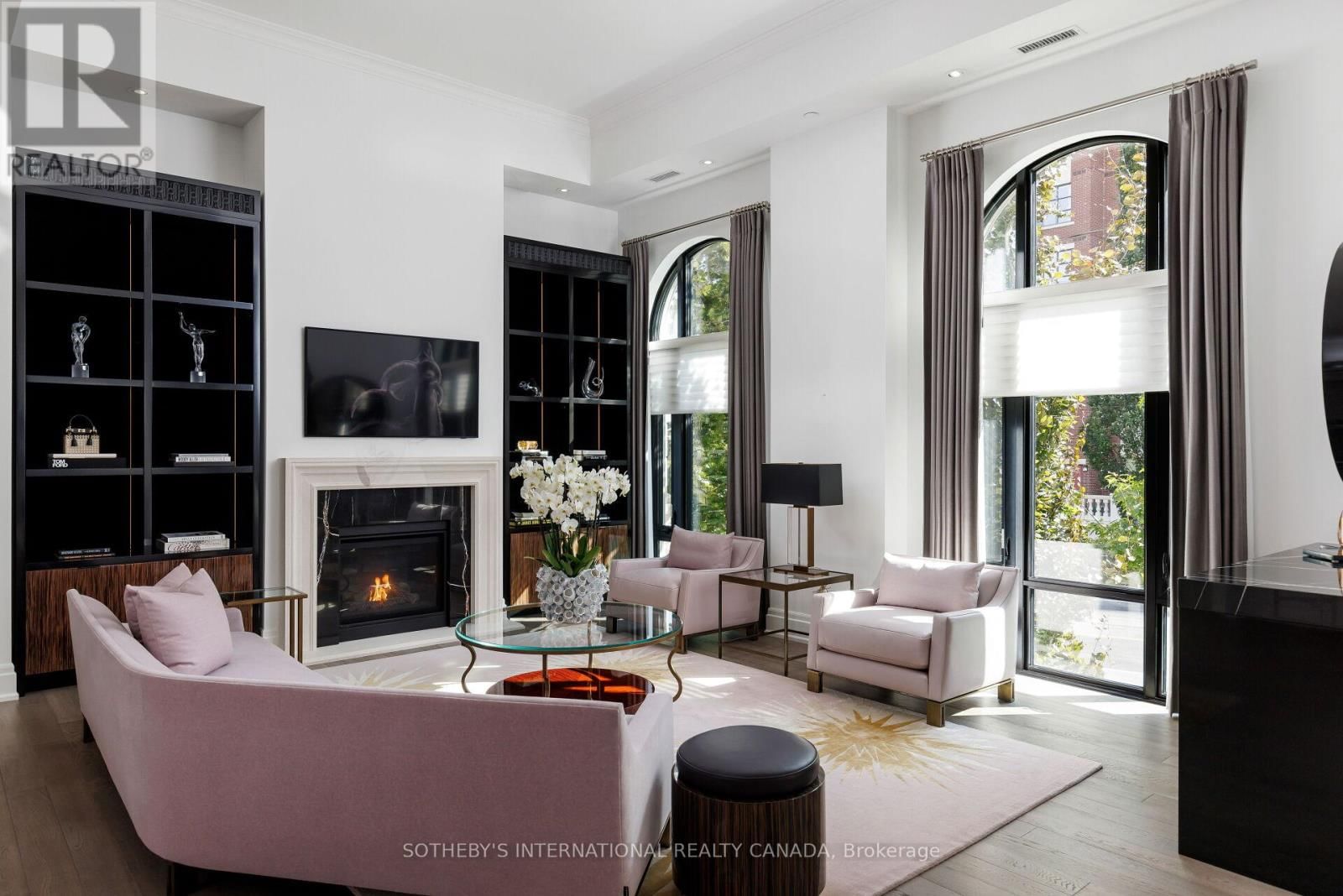 TH 2 - 4 THE KINGSWAY Image 4