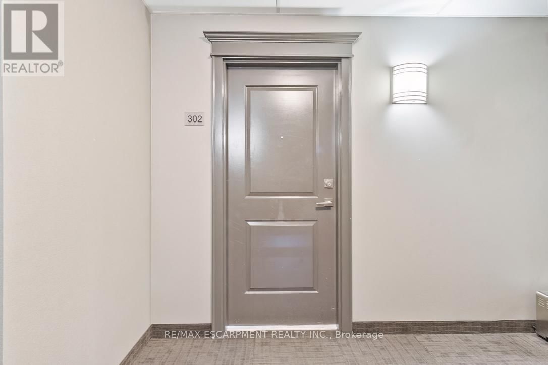 302 - 5020 CORPORATE DRIVE Image 4