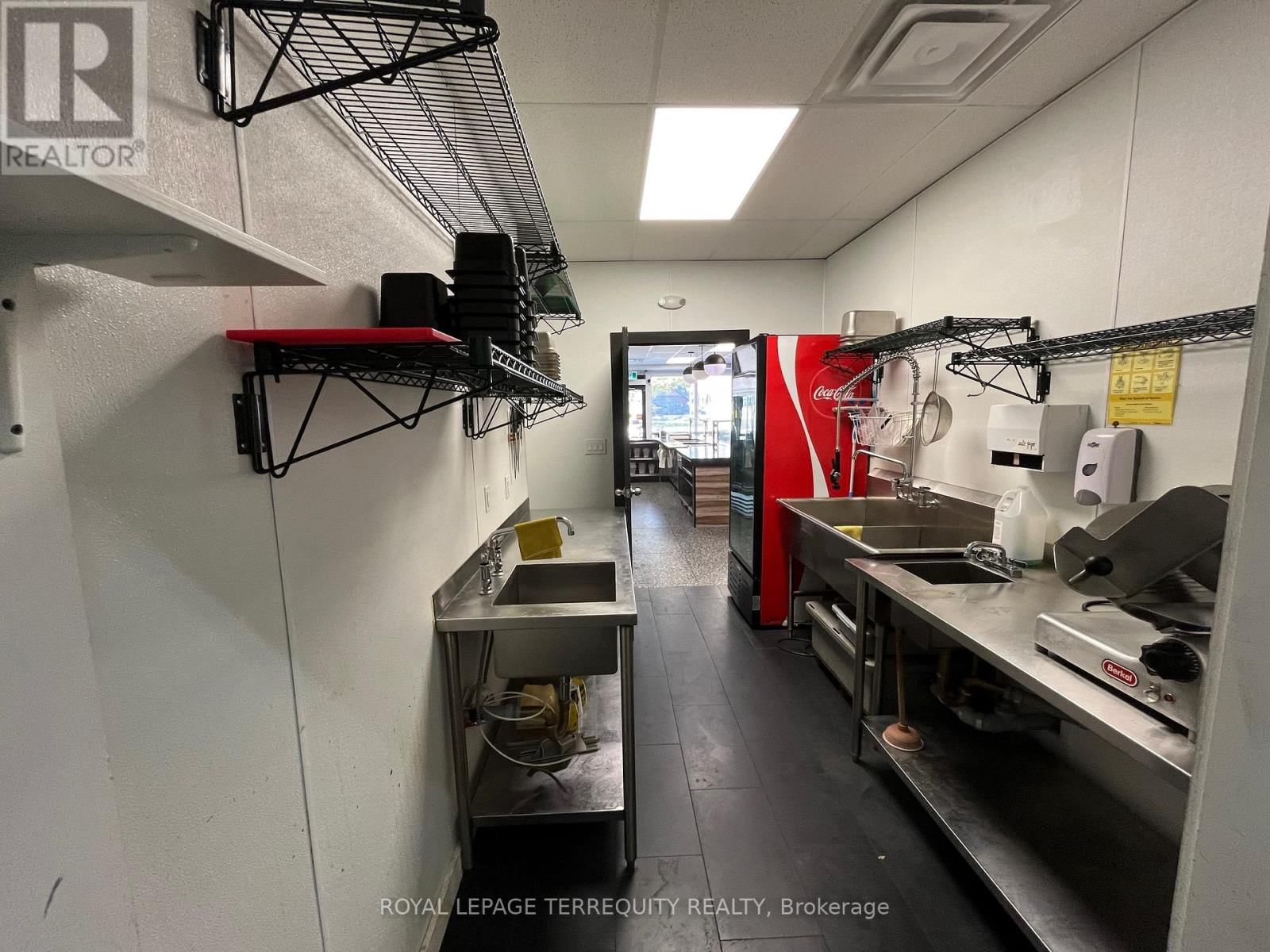 3371 BLOOR STREET WEST Image 7