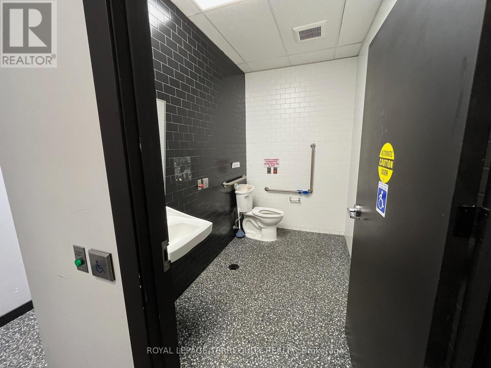 3371 BLOOR STREET WEST Image 9