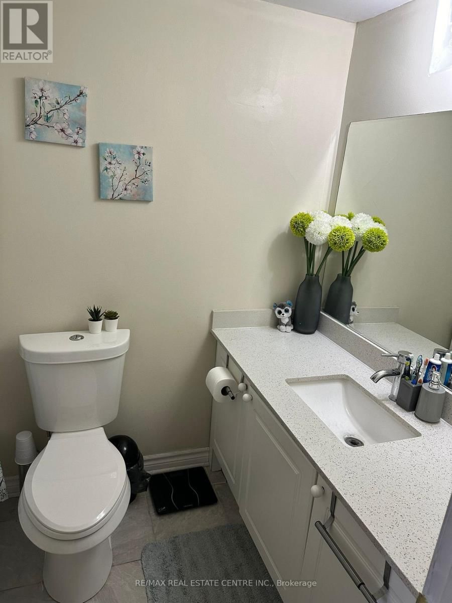 86 EARNSCLIFFE CIRCLE Image 13