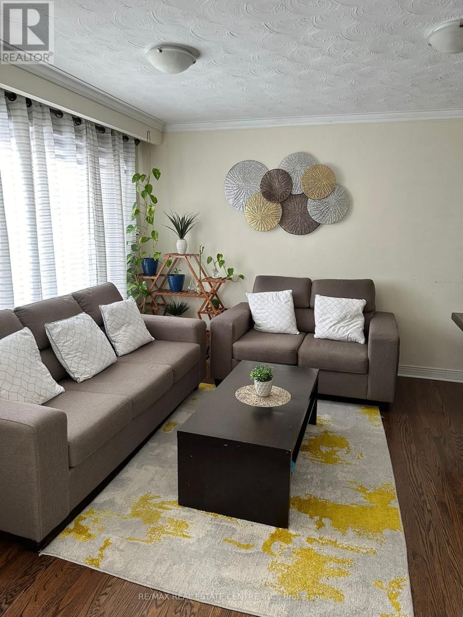 86 EARNSCLIFFE CIRCLE Image 2