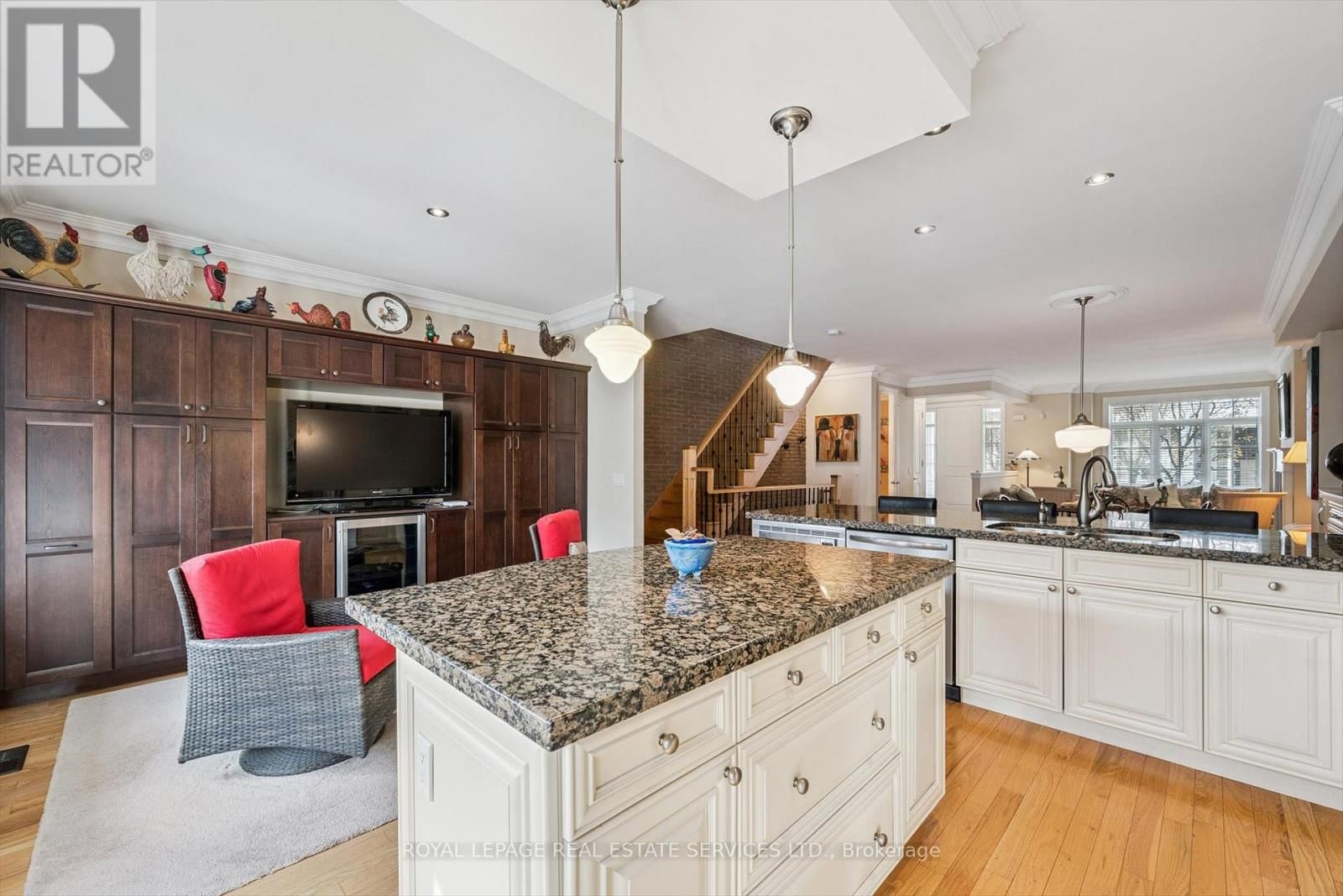 26 - 2369 ONTARIO STREET Image 15