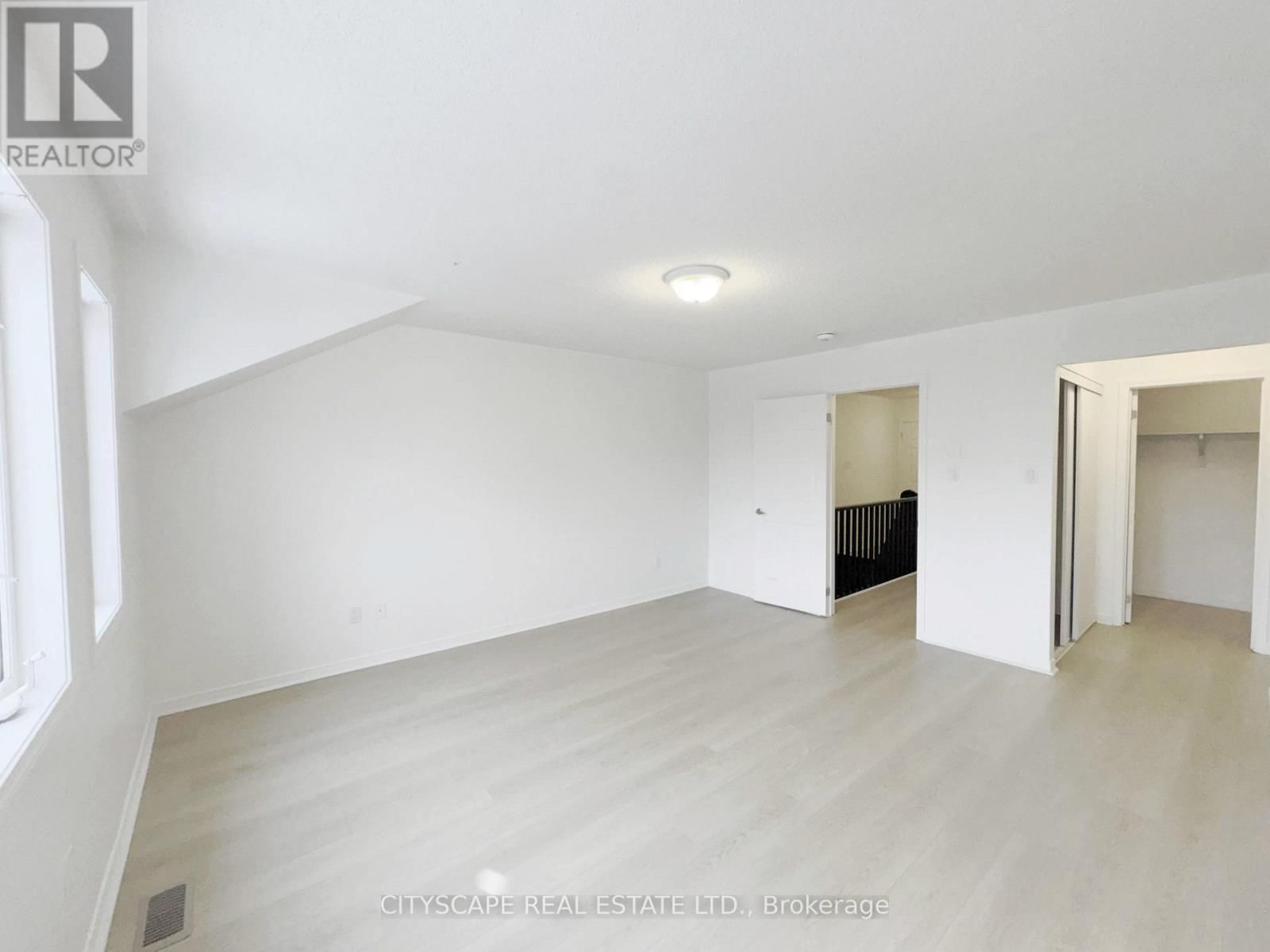 64 HONEYVIEW TRAIL Image 15