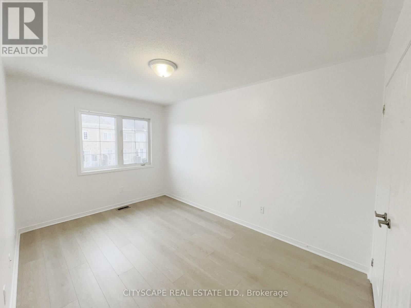 64 HONEYVIEW TRAIL Image 22