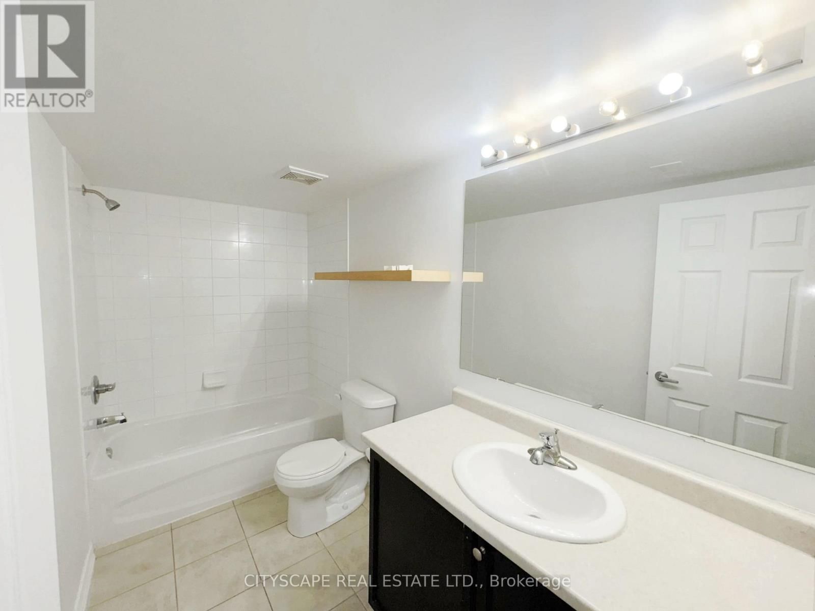 64 HONEYVIEW TRAIL Image 32