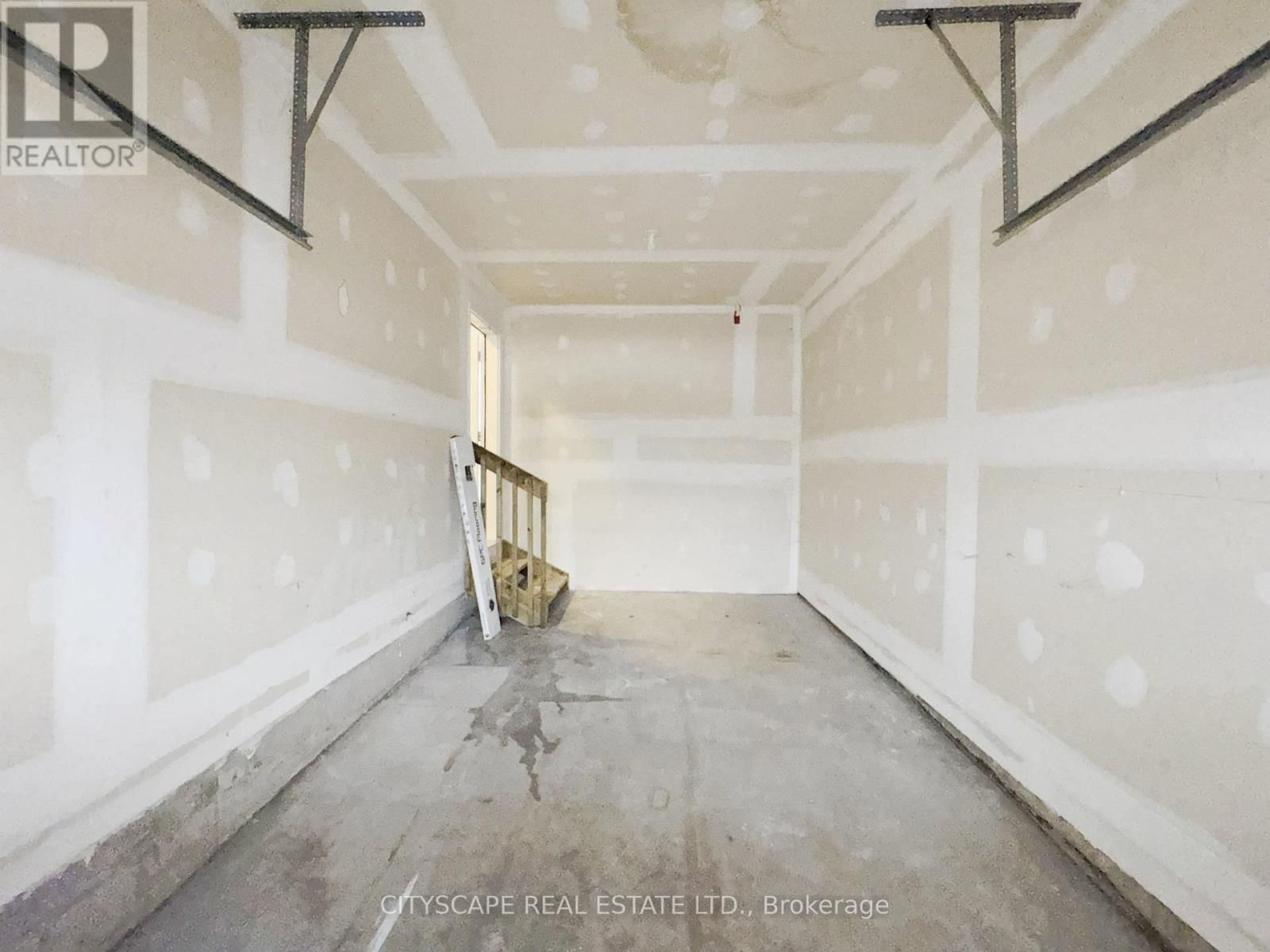 64 HONEYVIEW TRAIL Image 35