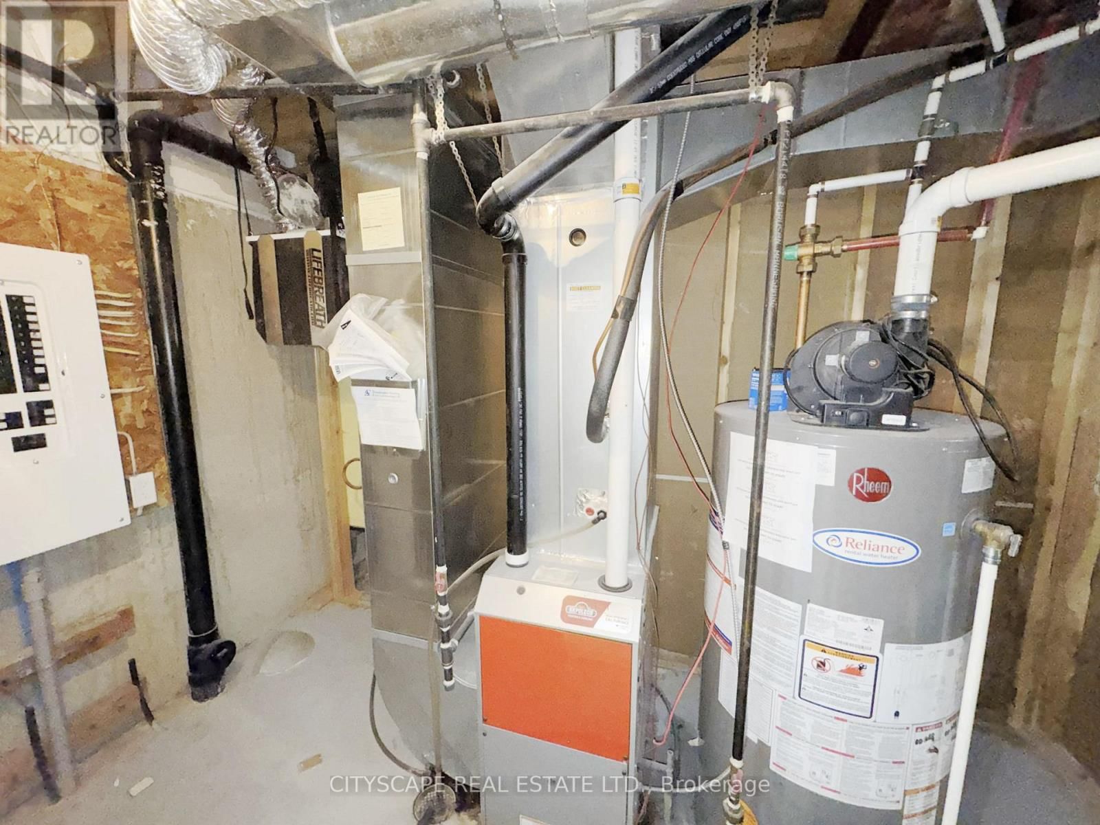 64 HONEYVIEW TRAIL Image 36