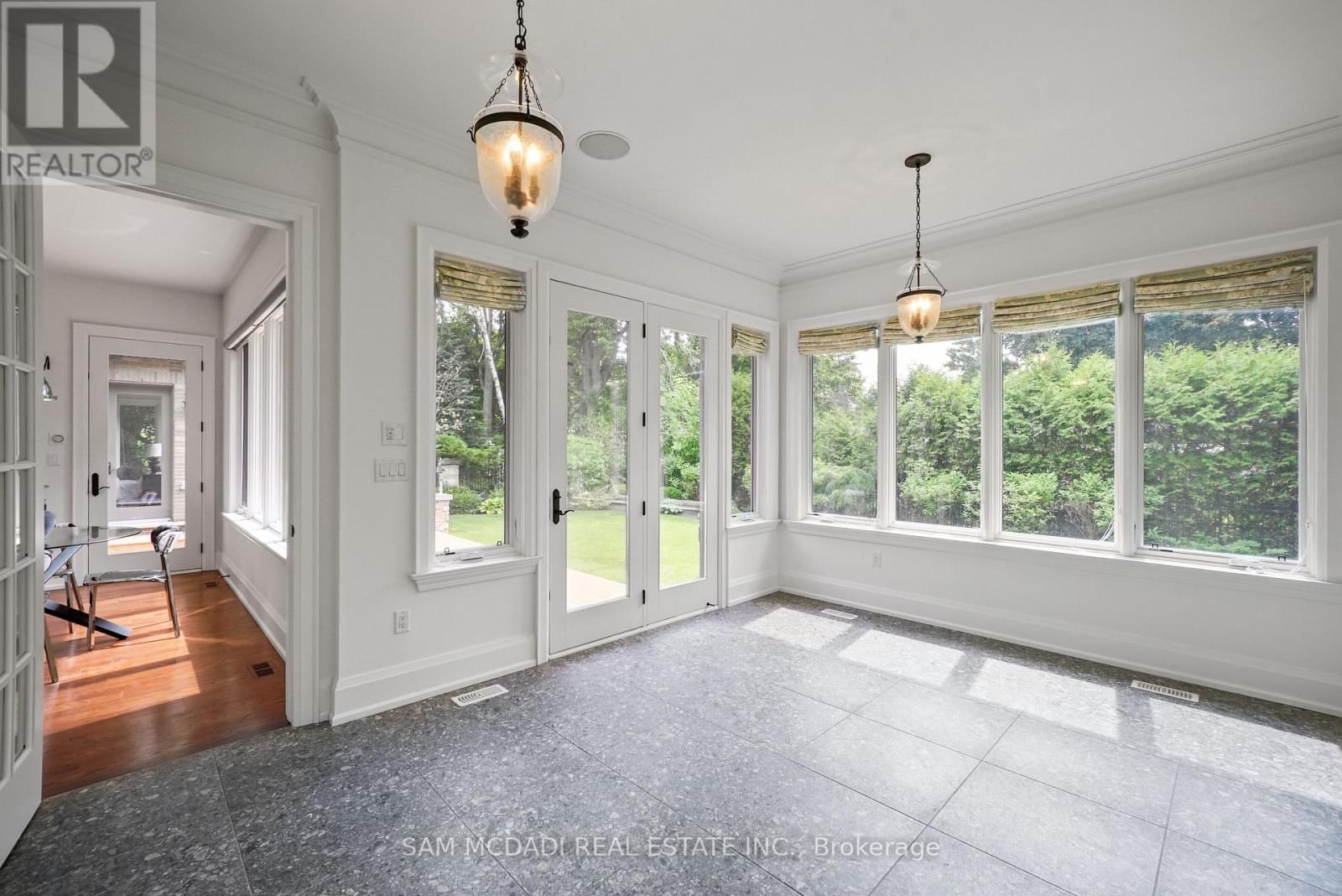 190 MAPLEWOOD ROAD Image 17