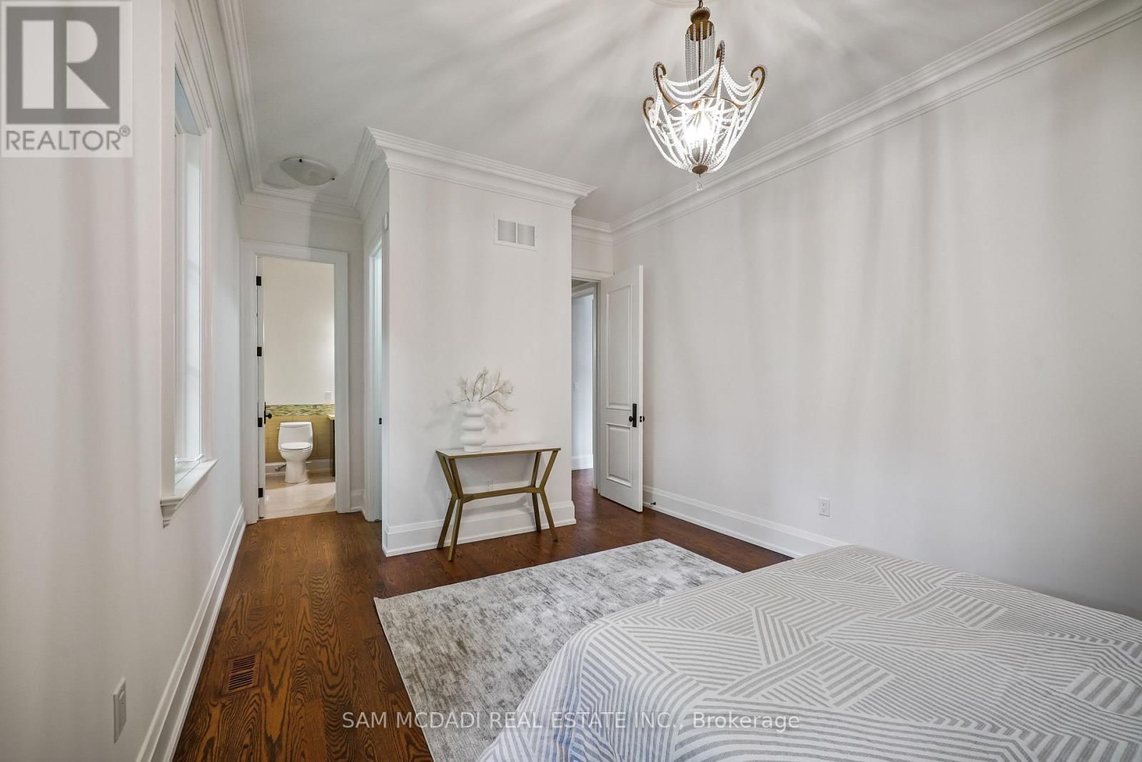 190 MAPLEWOOD ROAD Image 25