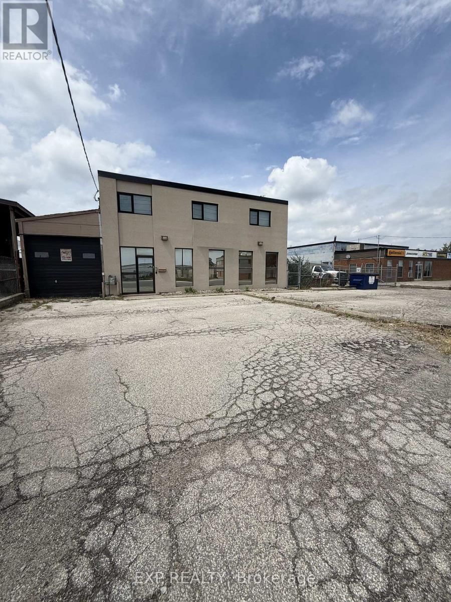 1261 BRITANNIA ROAD EAST Image 1