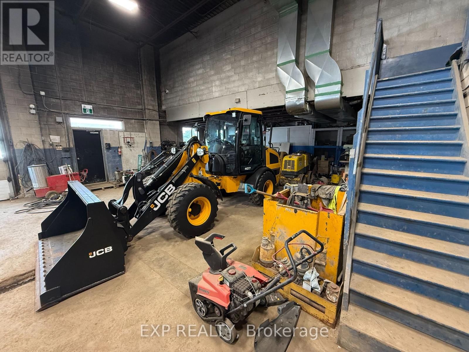 1261 BRITANNIA ROAD EAST Image 11