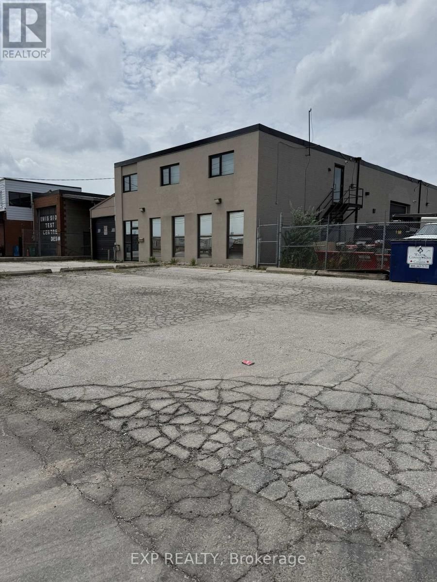 1261 BRITANNIA ROAD EAST Image 2