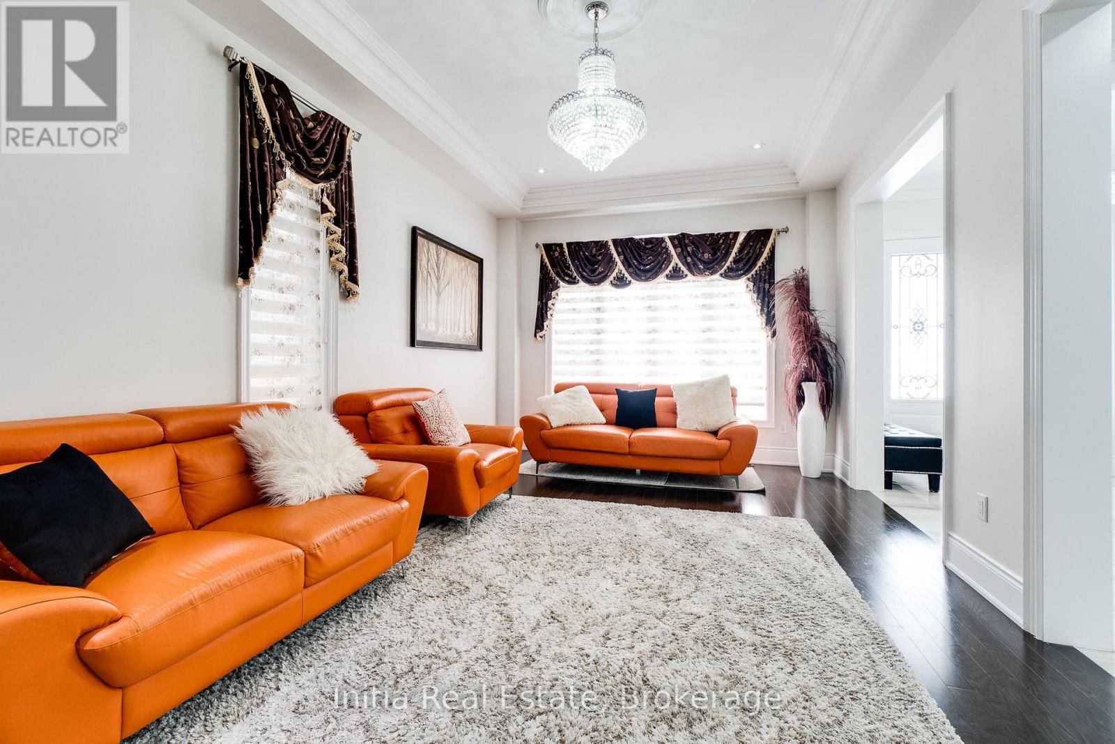 12 ERINTOWN CRESCENT SOUTH Image 10