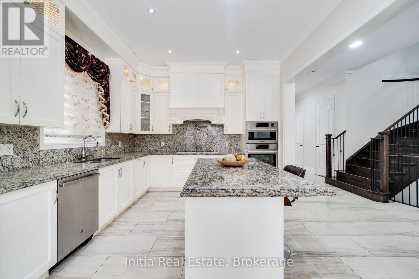 12 ERINTOWN CRESCENT SOUTH Image 18