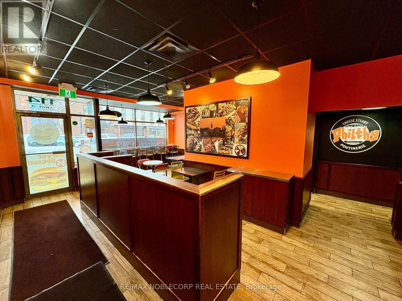 Image #1 of Restaurant for Sale at Lakeshore, Mississauga , Ontario