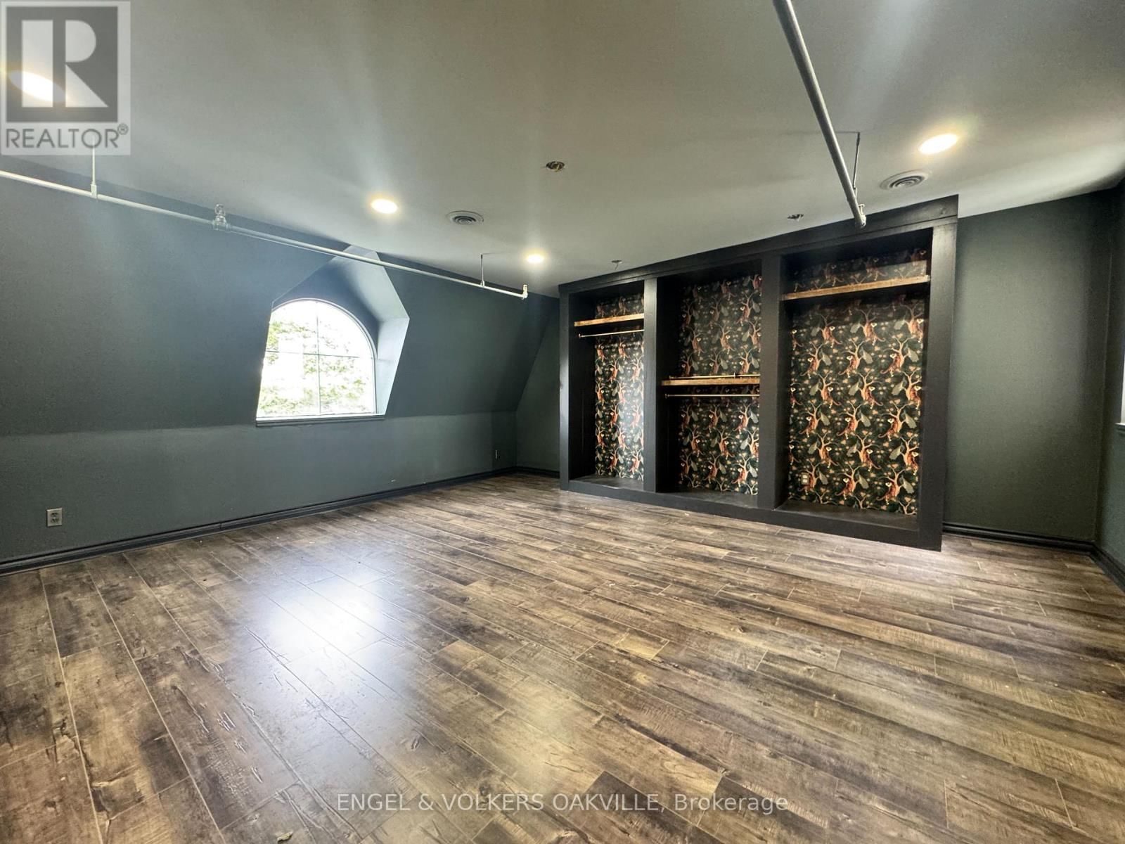 301 - 145 LAKESHORE ROAD EAST Image 7