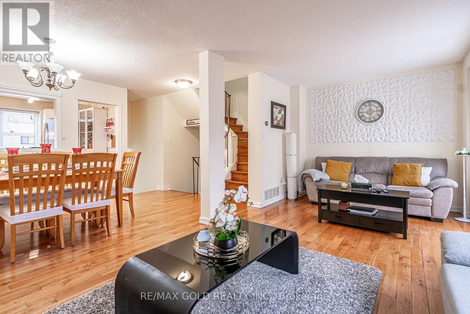 33 - 33 GUILDFORD CRESCENT Image 10