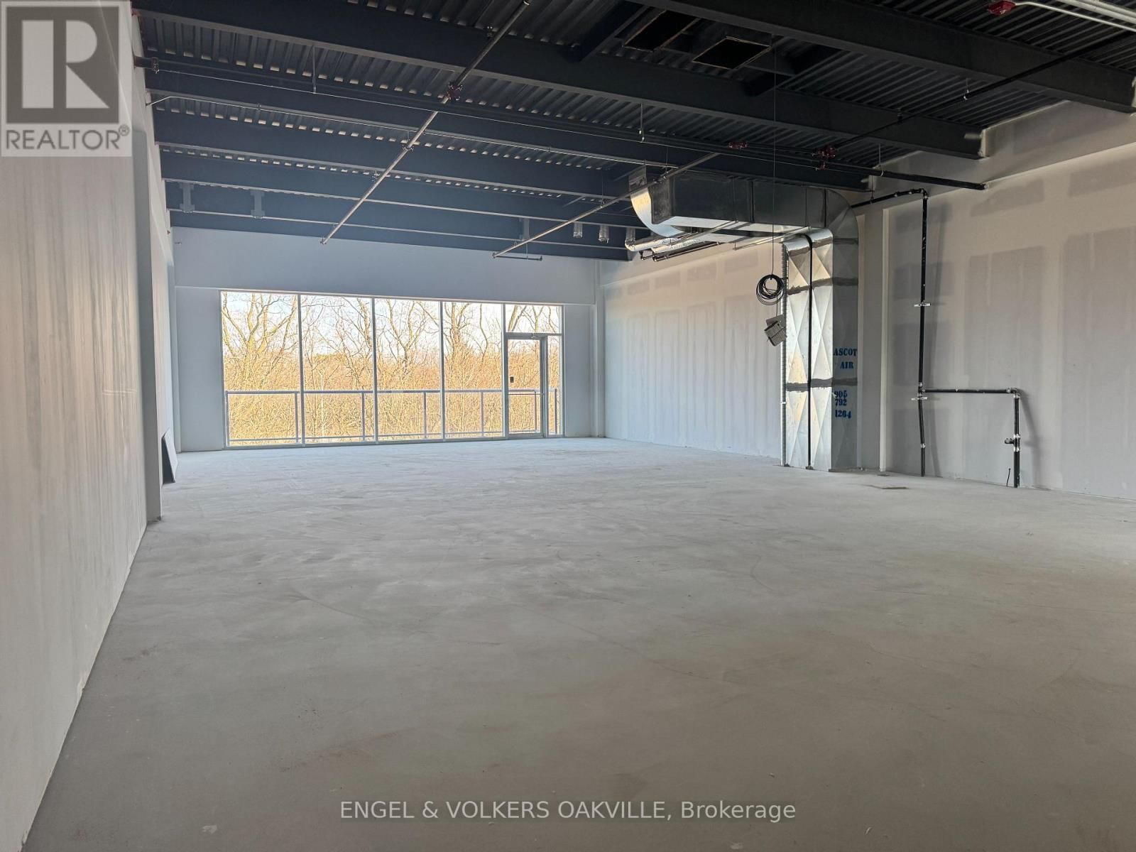 A208 - 1939 IRONOAK WAY Image 2