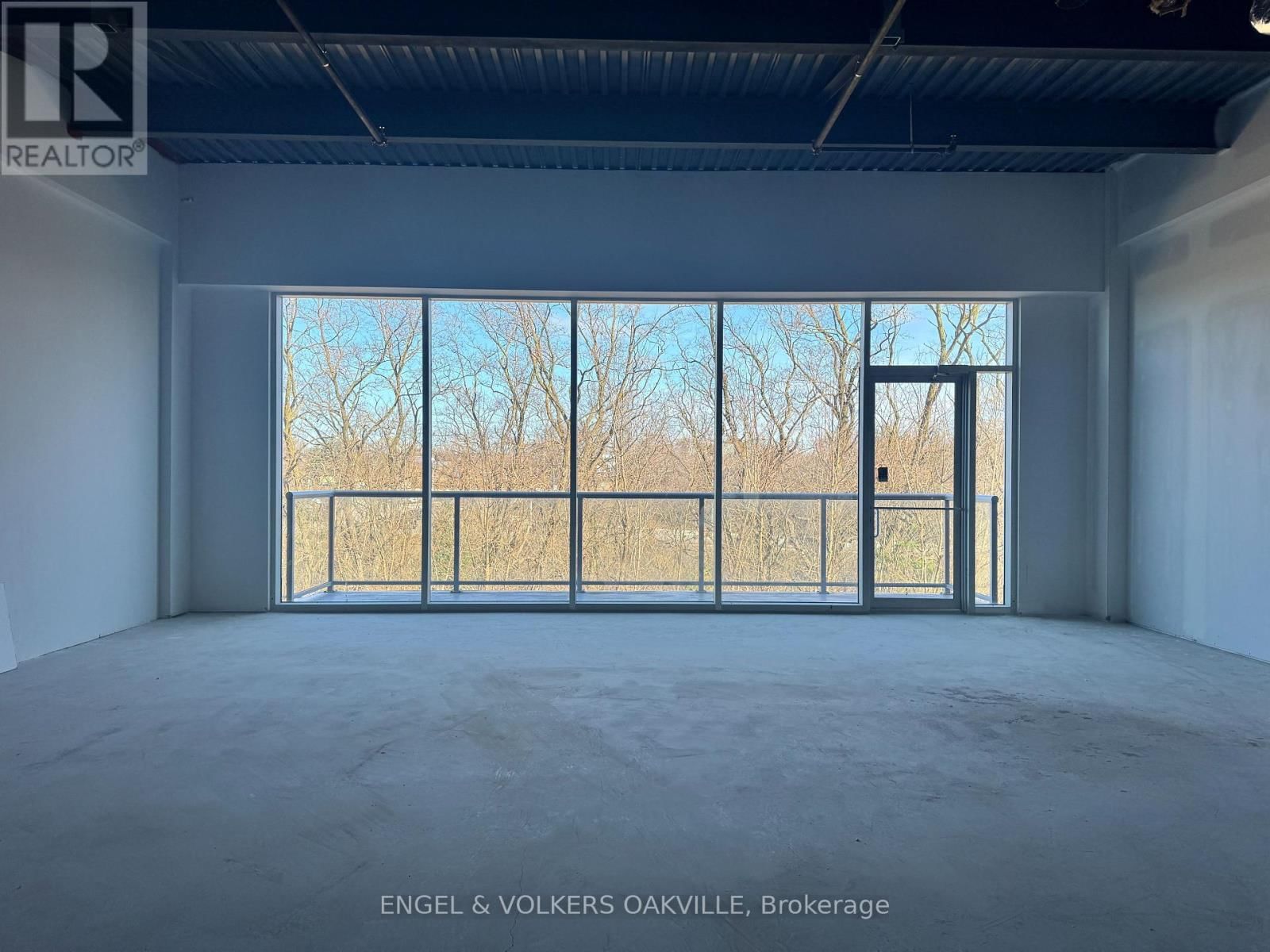 A208 - 1939 IRONOAK WAY Image 8