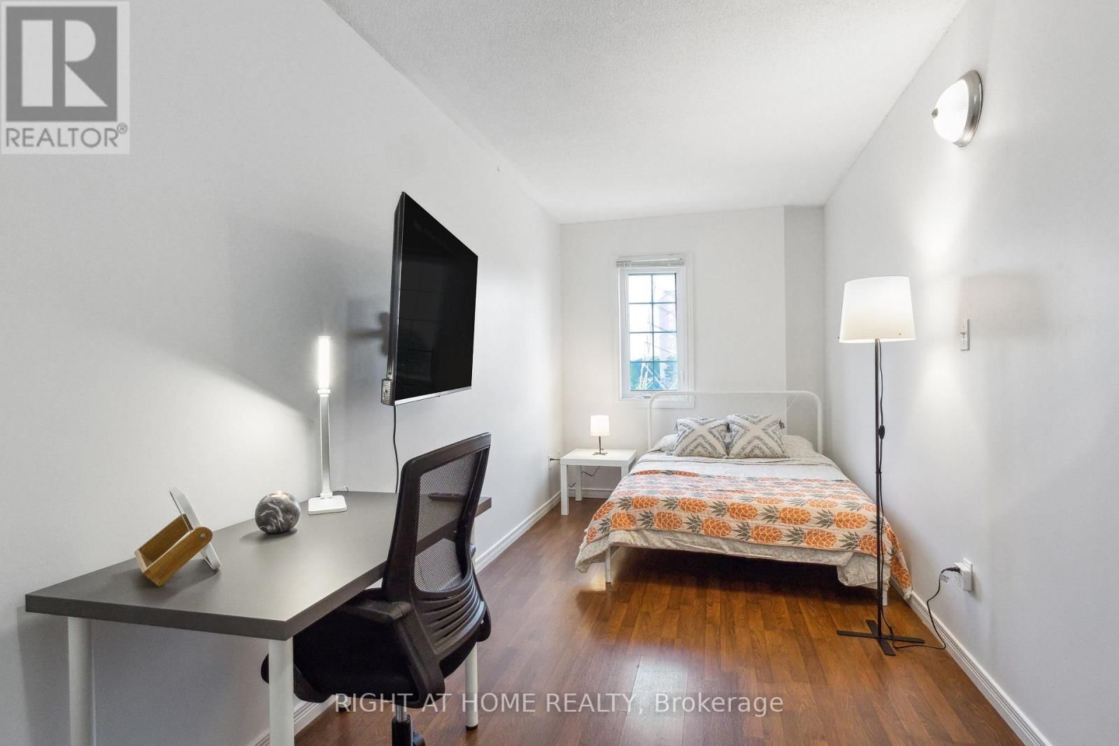 3 HERZBERG GARDENS Image 14