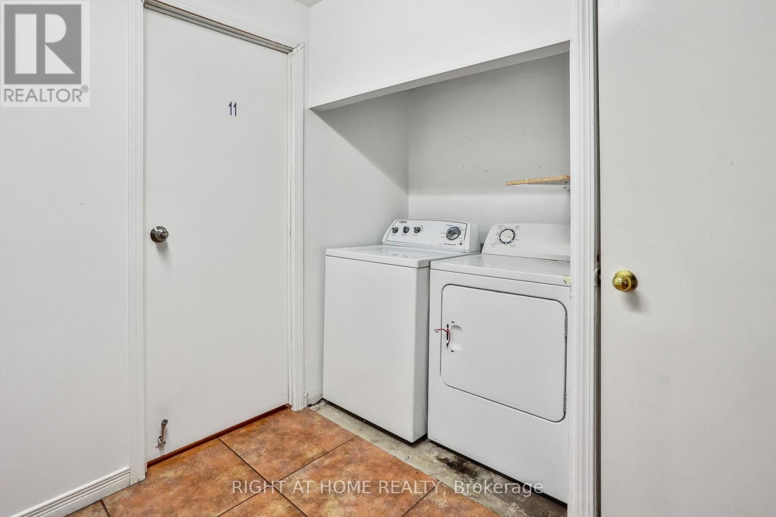 3 HERZBERG GARDENS Image 20