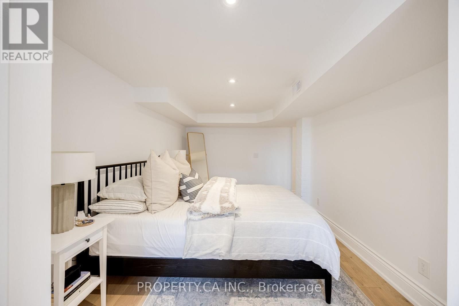 1287 DAVENPORT ROAD Image 17