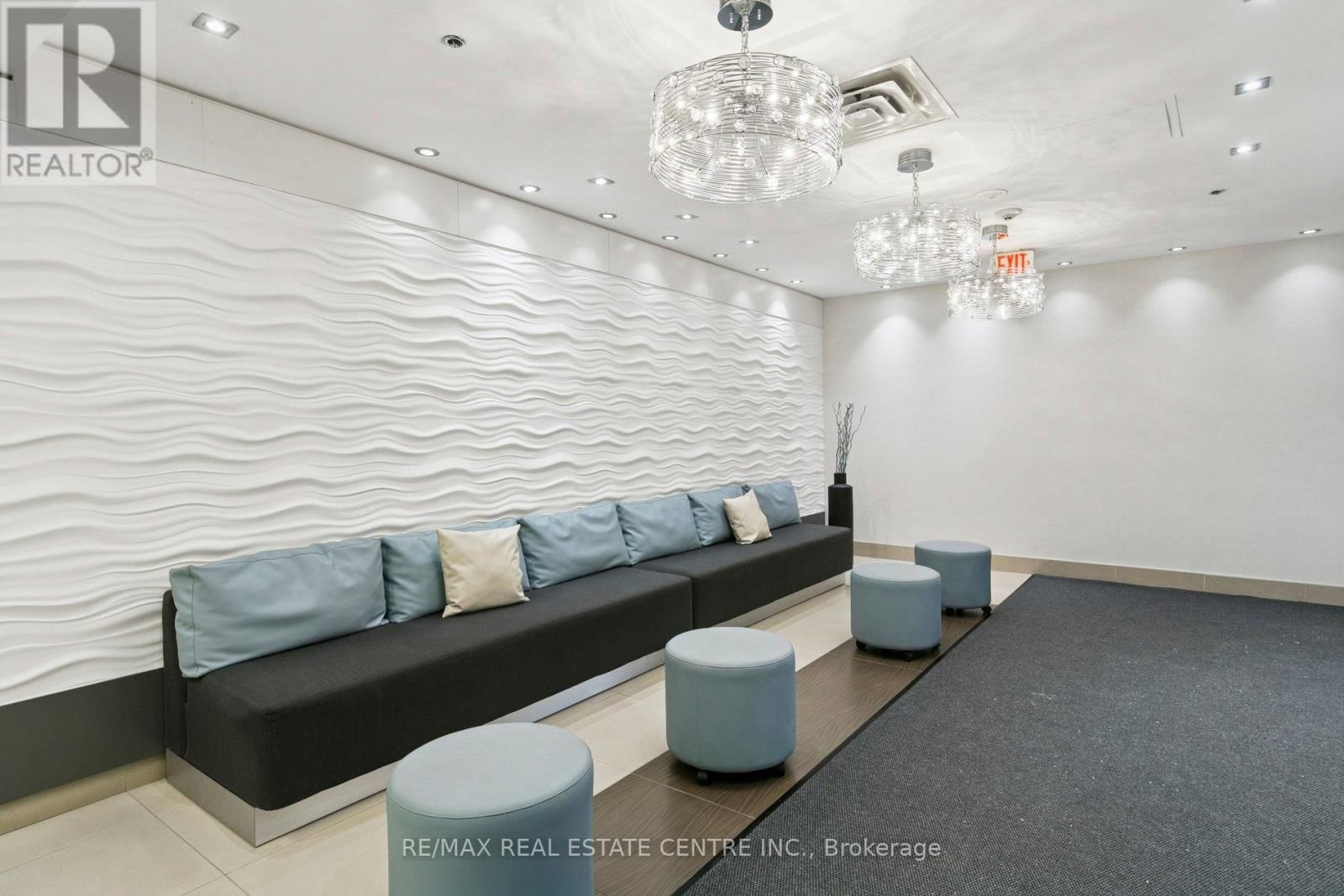 604 - 3865 LAKE SHORE BOULEVARD WEST Image 3