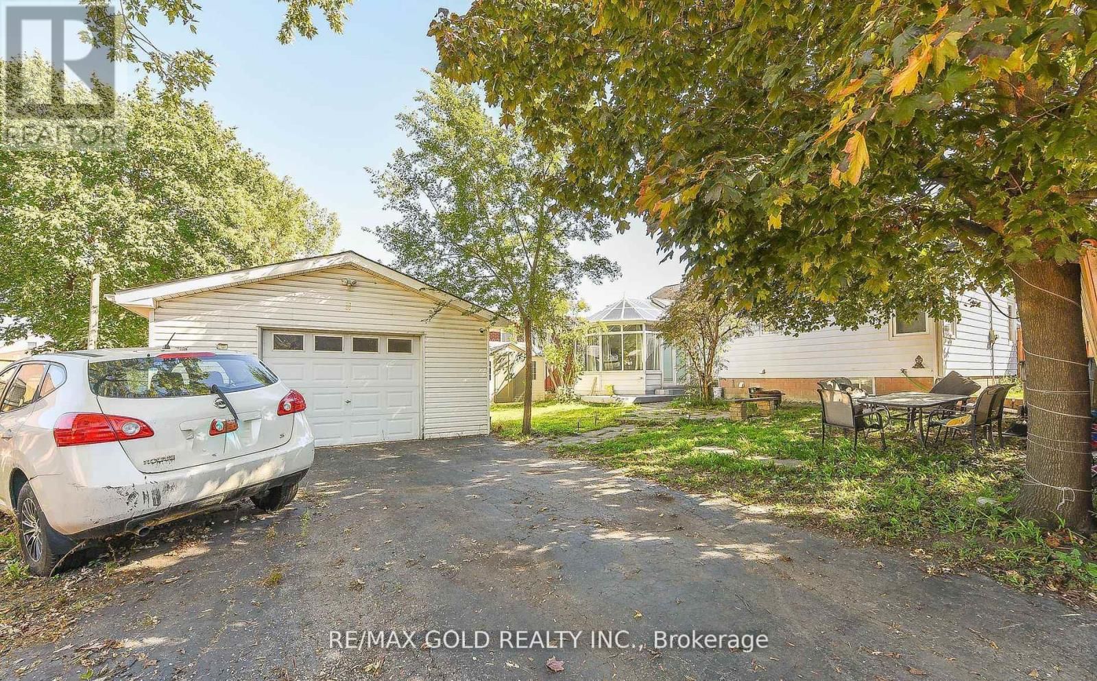 13 FOSTER ROAD Image 34