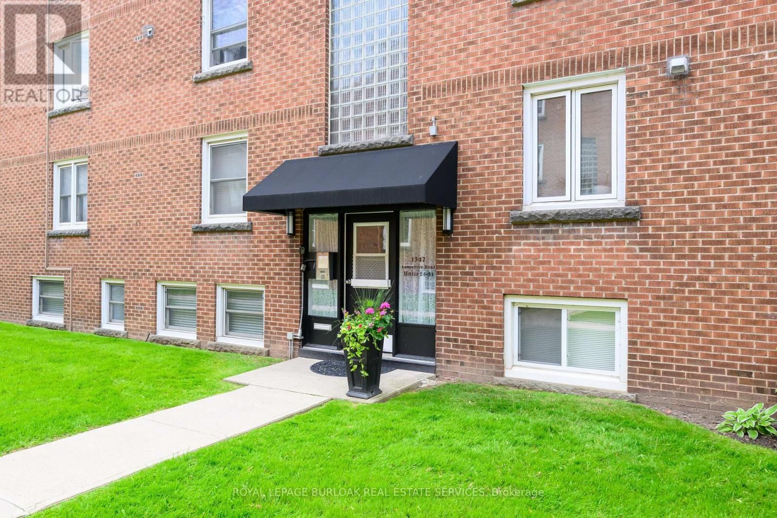 24 - 1347 LAKESHORE ROAD Image 13