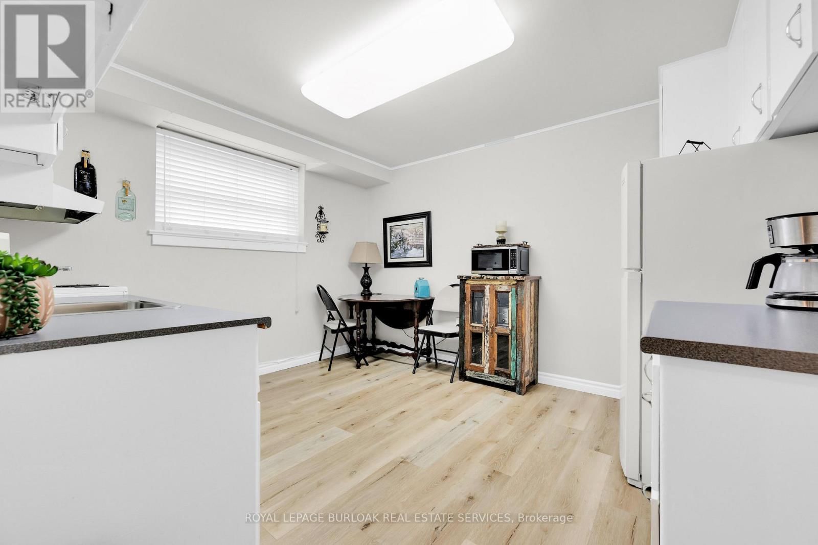 24 - 1347 LAKESHORE ROAD Image 17