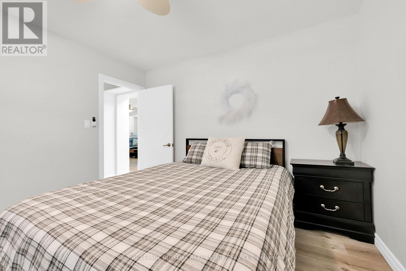 24 - 1347 LAKESHORE ROAD Image 25