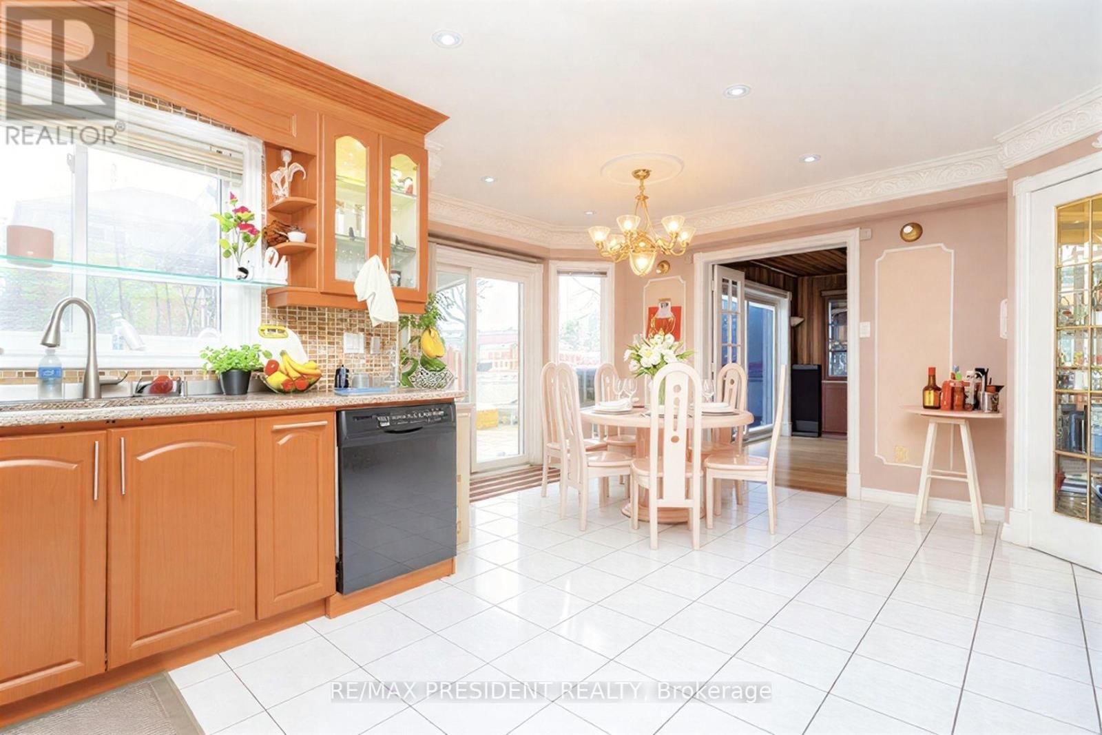 3211 BLOOMFIELD DRIVE Image 8