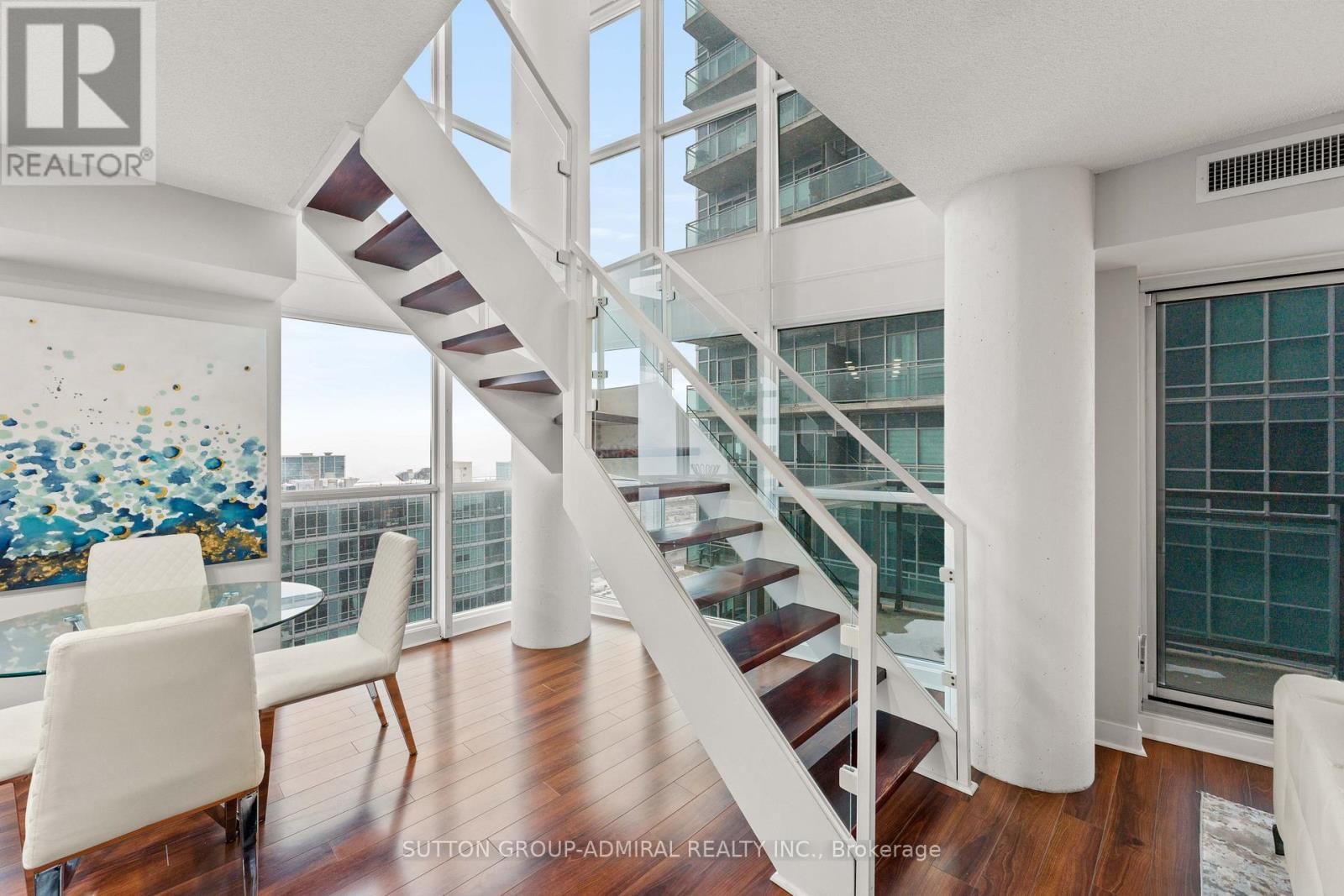 2513 - 155 LEGION ROAD Image 10