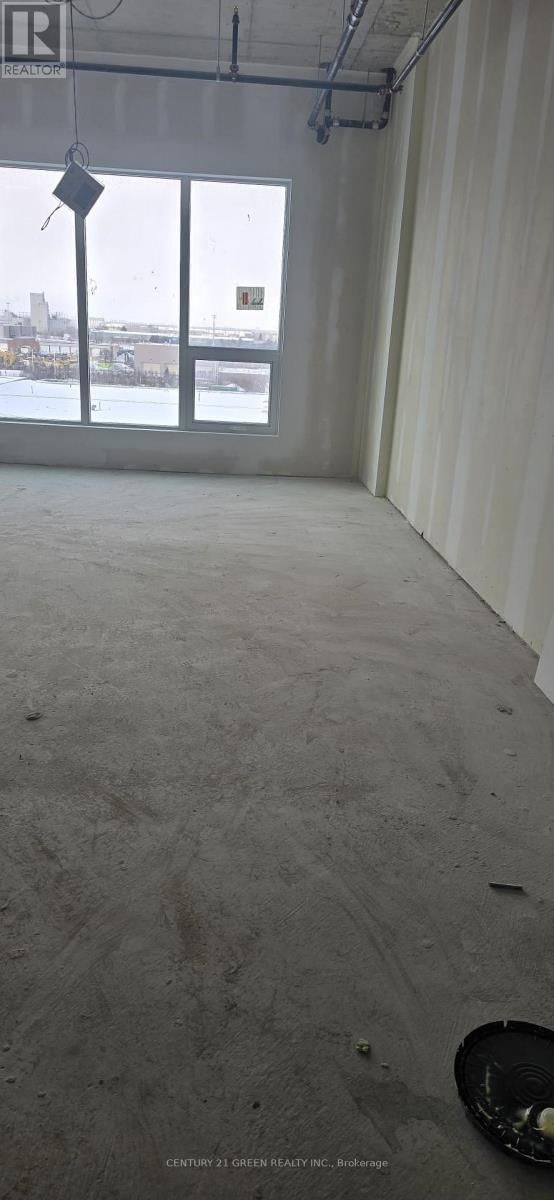 402 - 996 MARTIN GROVE ROAD Image 12