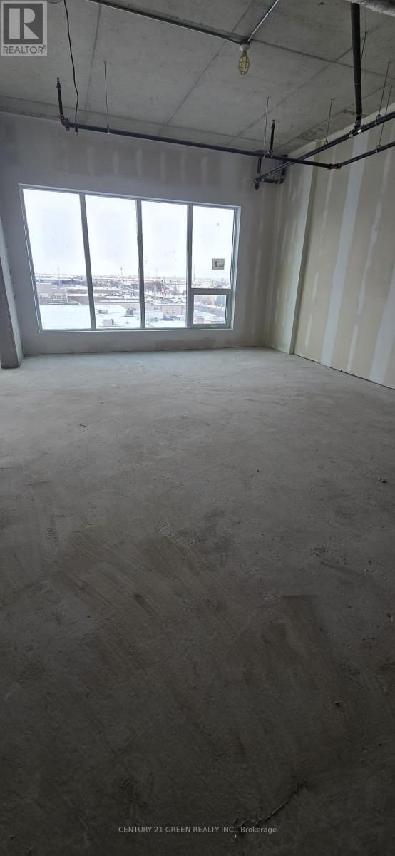 402 - 996 MARTIN GROVE ROAD Image 7