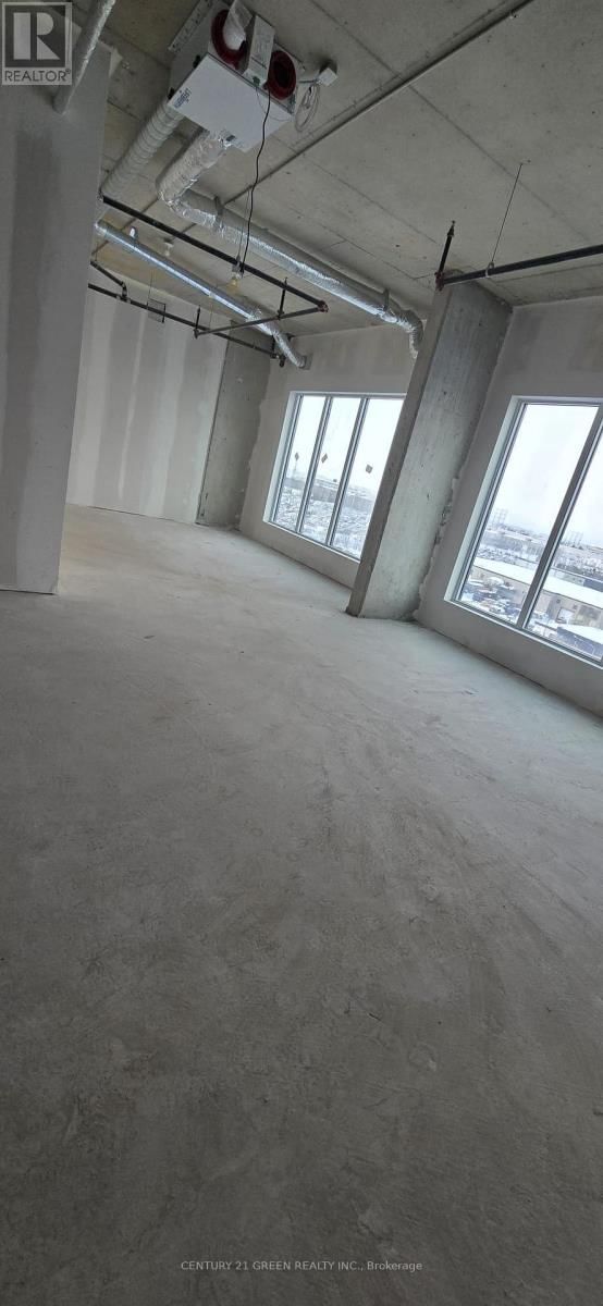 402 - 996 MARTIN GROVE ROAD Image 8