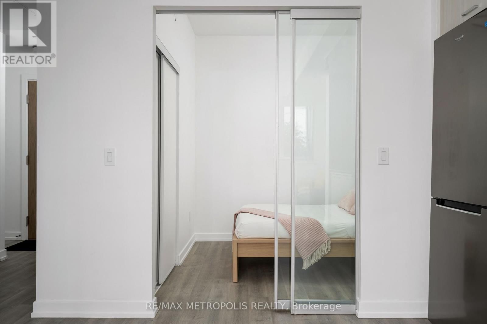 307 - 2300 ST CLAIR AVENUE WEST Image 12