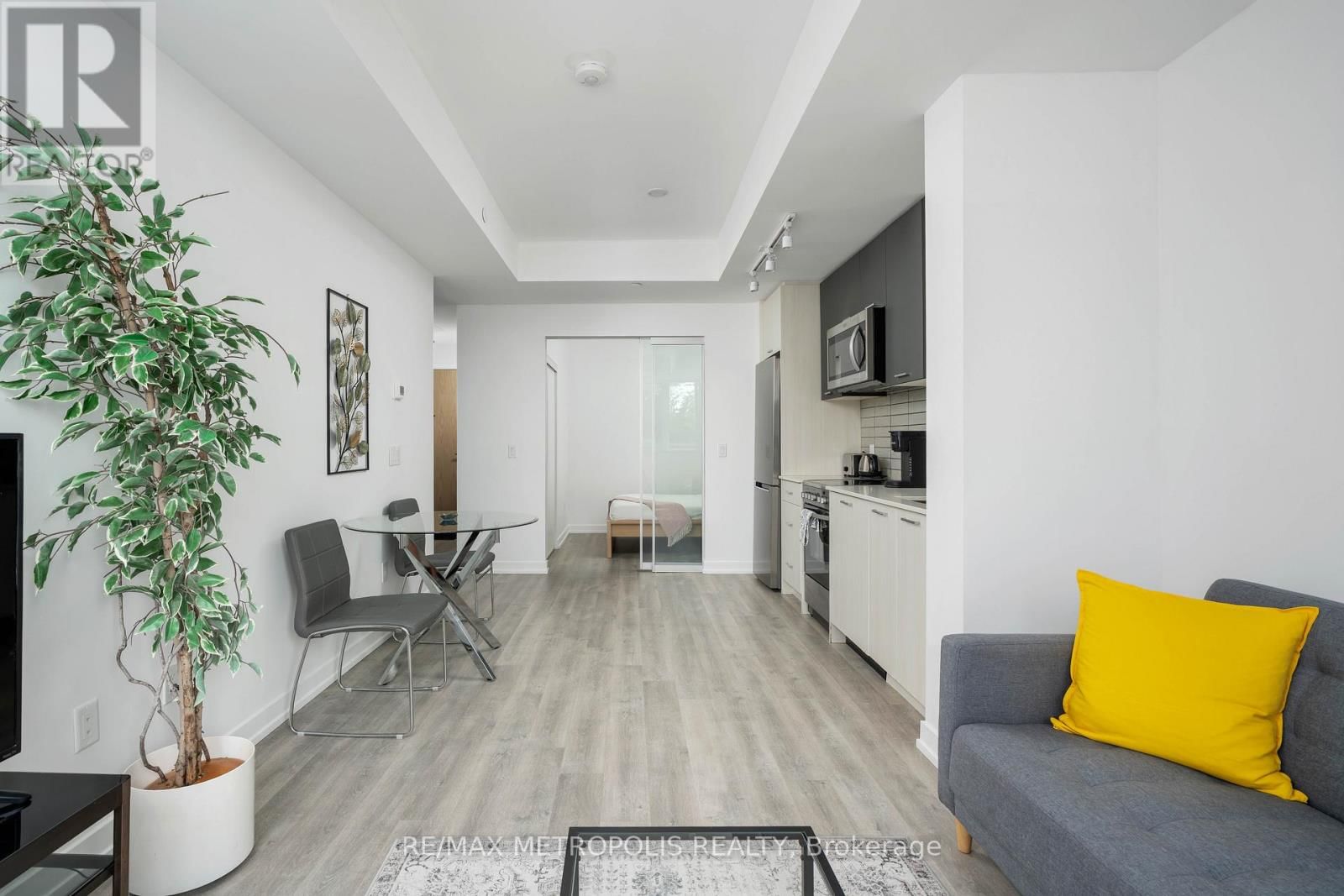 307 - 2300 ST CLAIR AVENUE WEST Image 9