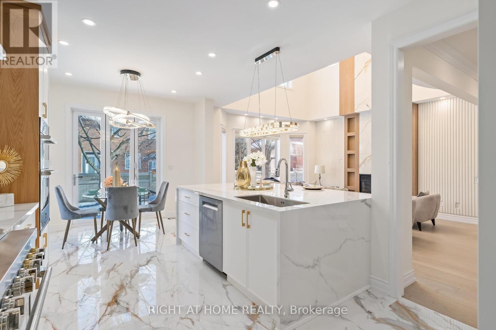 3352 PETRIE WAY Image 15