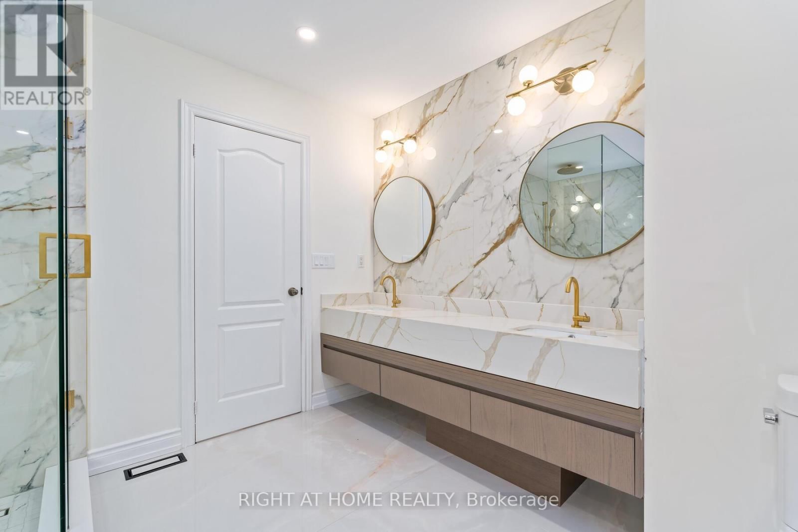 3352 PETRIE WAY Image 25