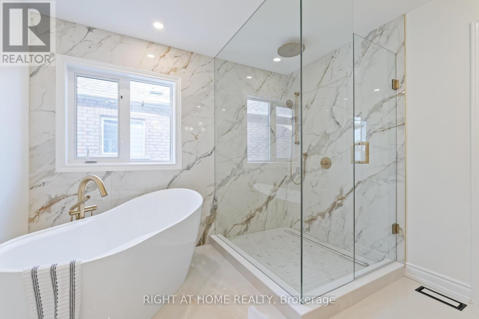 3352 PETRIE WAY Image 26