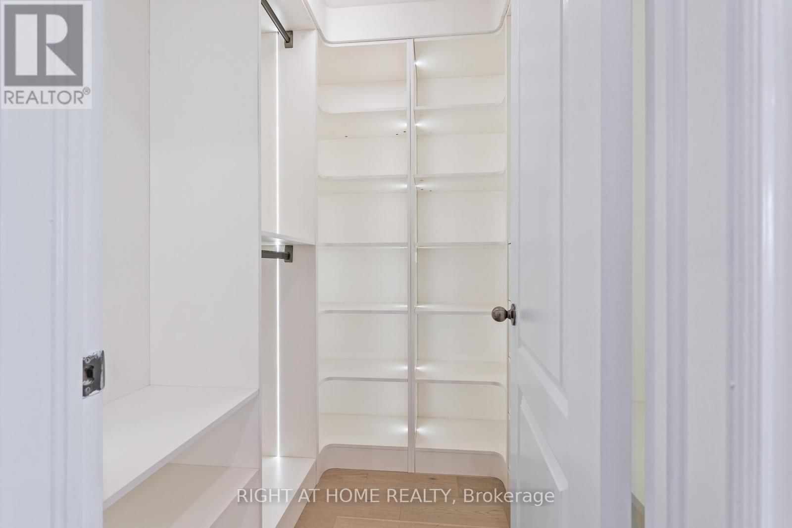 3352 PETRIE WAY Image 27