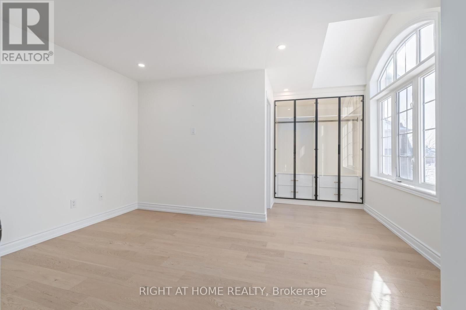 3352 PETRIE WAY Image 28