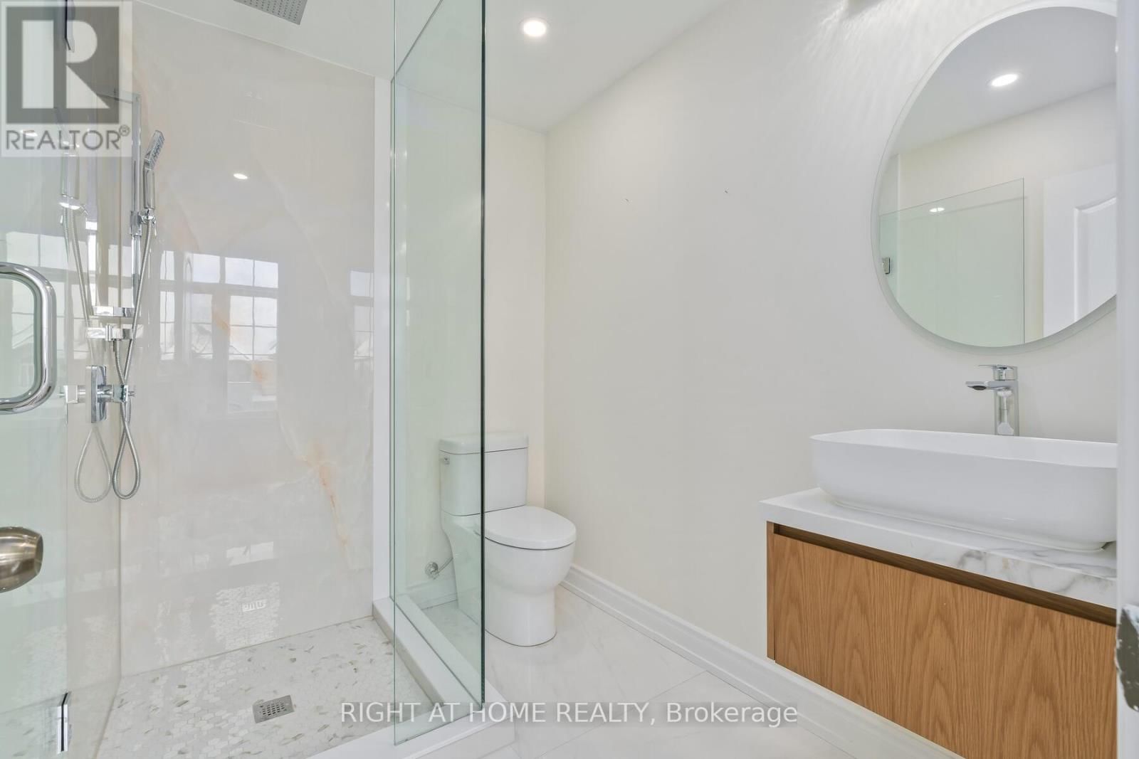 3352 PETRIE WAY Image 29