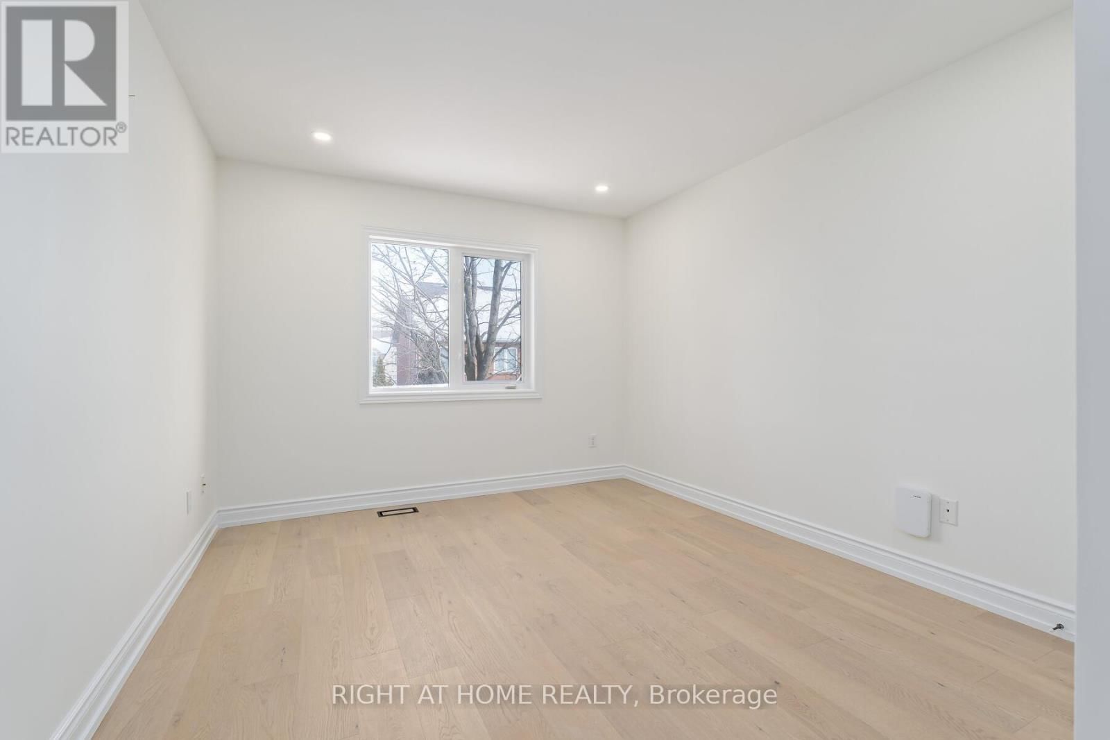 3352 PETRIE WAY Image 31