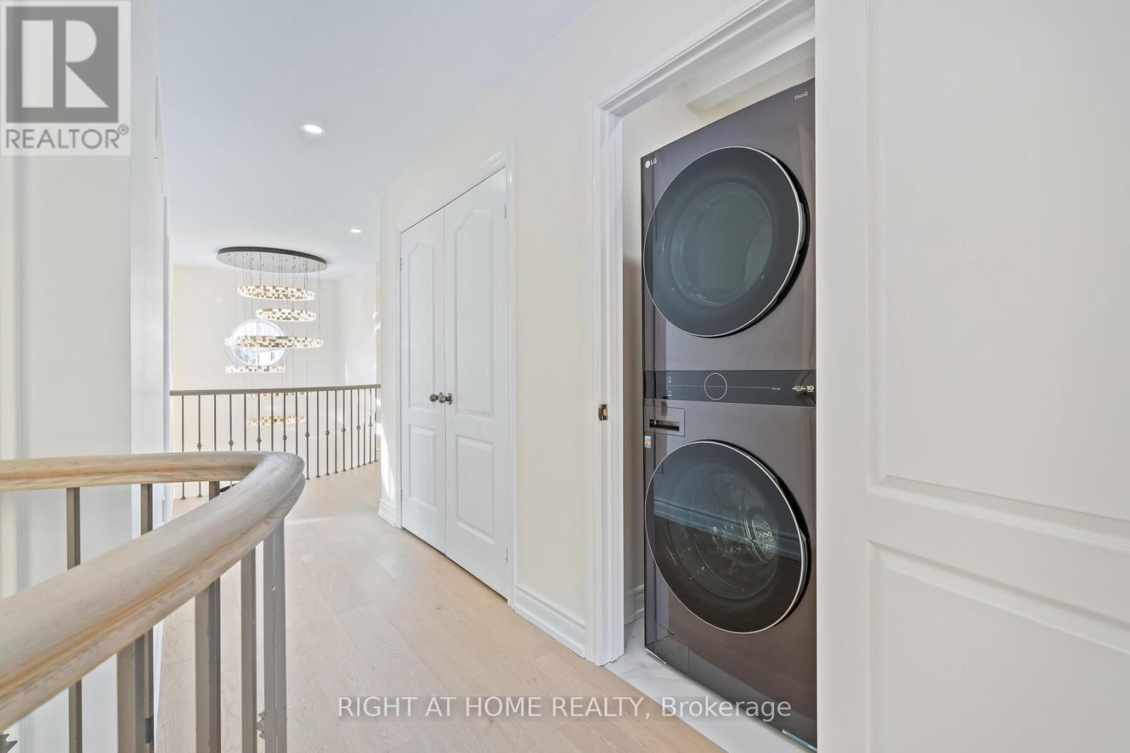 3352 PETRIE WAY Image 34