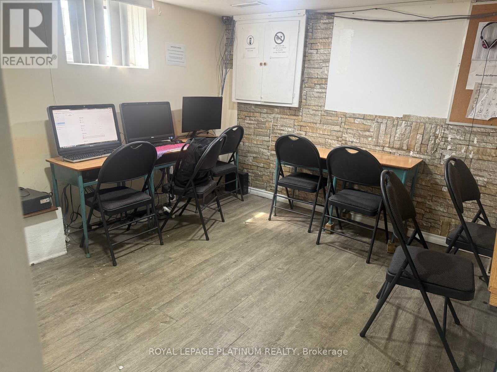 2 ELMHURST DRIVE Image 17