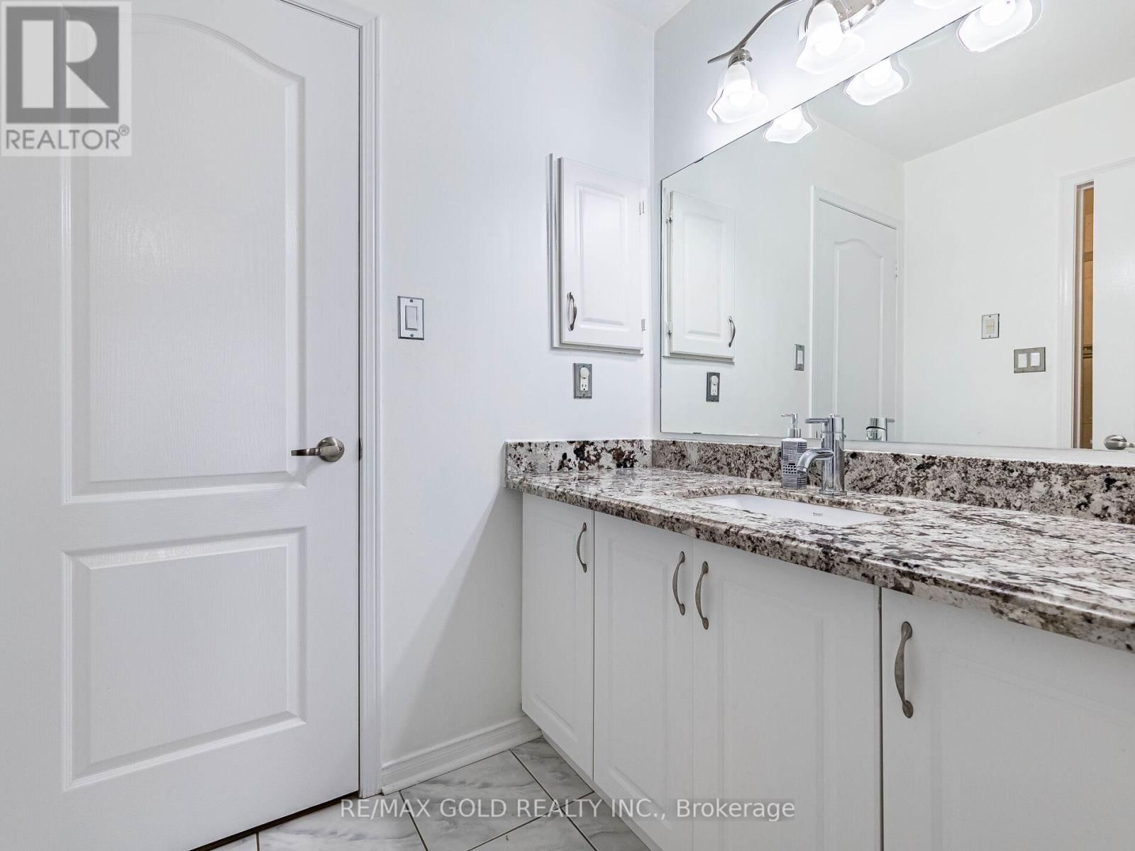 66 HIBERTON CRESCENT Image 26